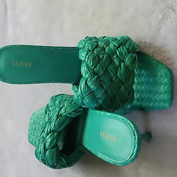 Guess green stilettos 3 1/2 inch heel with basket weave design size 11 - Picture 2 of 5